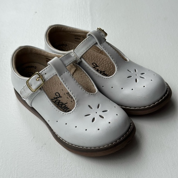 footmates shoes wholesale